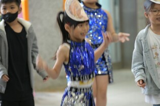 1140426港西72週年園遊會03:LINE_ALBUM_校慶英文MSSR一三年級唱跳演出_250429_16
