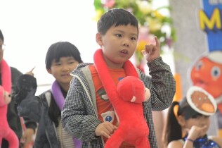 1140426港西72週年園遊會03:LINE_ALBUM_校慶英文MSSR一三年級唱跳演出_250429_20