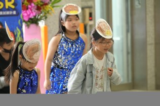 1140426港西72週年園遊會03:LINE_ALBUM_校慶英文MSSR一三年級唱跳演出_250429_6