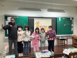 MSSR- Aidas interacts with students_250507:LINE_ALBUM_Aidasinteractswithstudents_250507_3