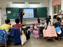 MSSR- Aidas interacts with students_250507:LINE_ALBUM_Aidasinteractswithstudents_250507_5