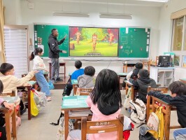 MSSR- Aidas interacts with students_250507:LINE_ALBUM_Aidasinteractswithstudents_250507_9