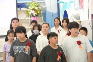 113學年度港西畢業(國小第69屆,幼第38屆)花絮01:LINE_ALBUM_畢業典禮其他花絮_250617_17
