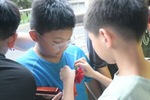 113學年度港西畢業(國小第69屆,幼第38屆)花絮01:LINE_ALBUM_畢業典禮其他花絮_250617_34