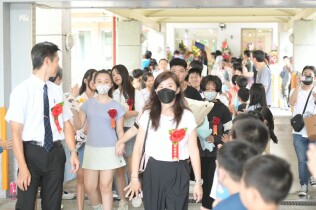 113學年度港西畢業(國小第69屆,幼第38屆)花絮02:LINE_ALBUM_畢業典禮其他花絮_250617_7
