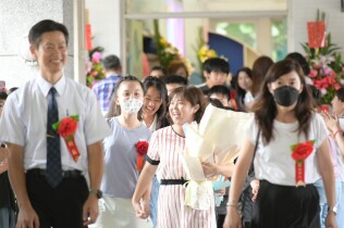 113學年度港西畢業(國小第69屆,幼第38屆)花絮02:LINE_ALBUM_畢業典禮其他花絮_250617_9